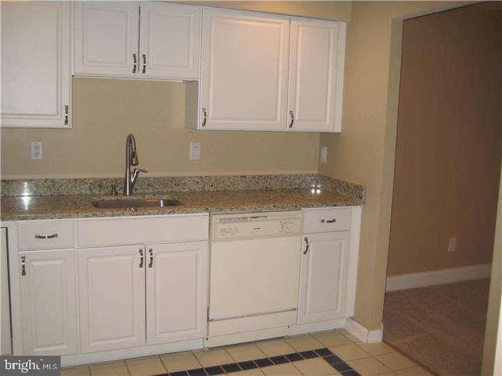 205 Bernard Ct - Photo 4 of 32
