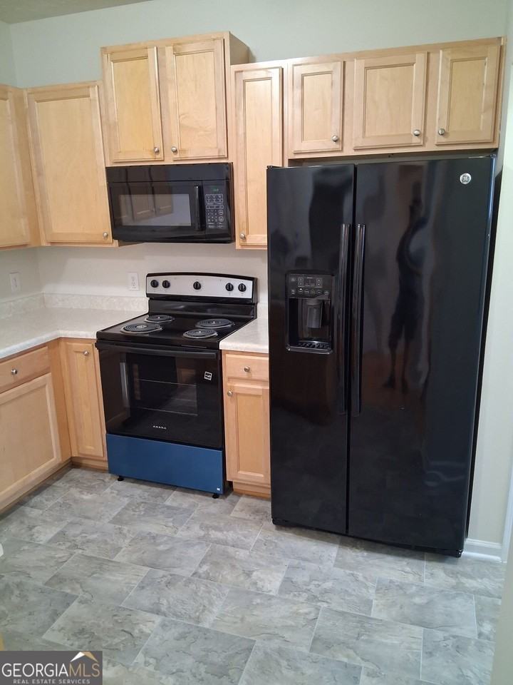 6208 Ellenwood Dr - Photo 6 of 24