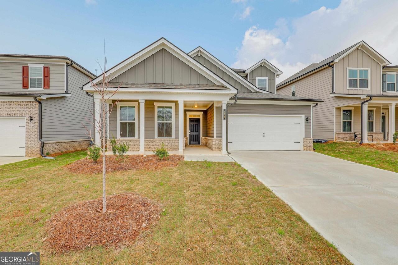 376 Caledonia Ct - Photo 3 of 50