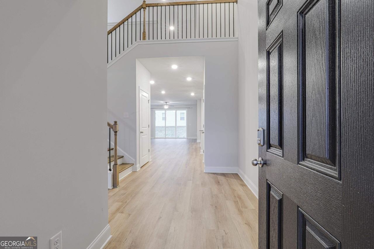 376 Caledonia Ct - Photo 5 of 50