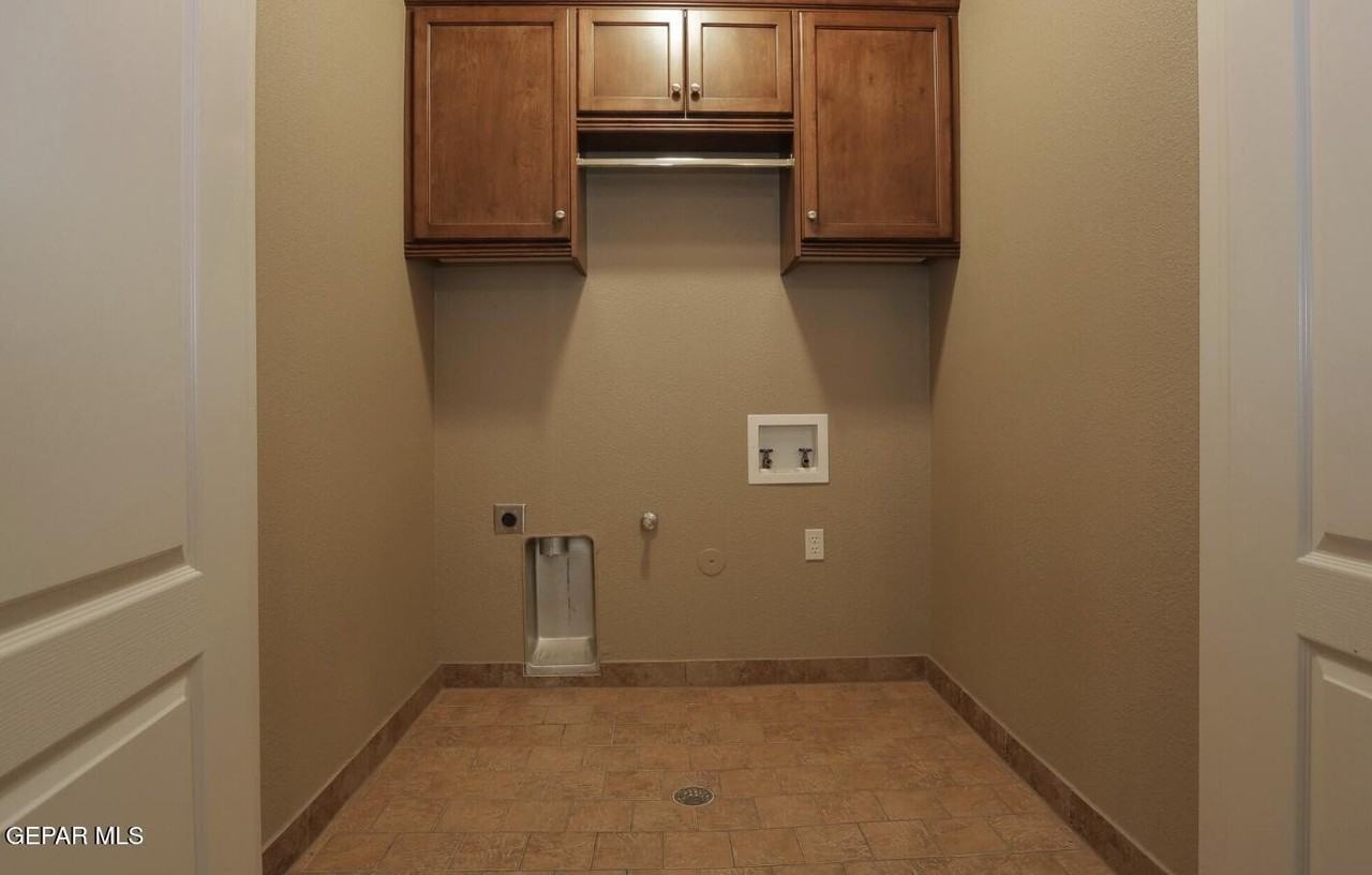 533 Green Village Ct - Photo 3 of 12