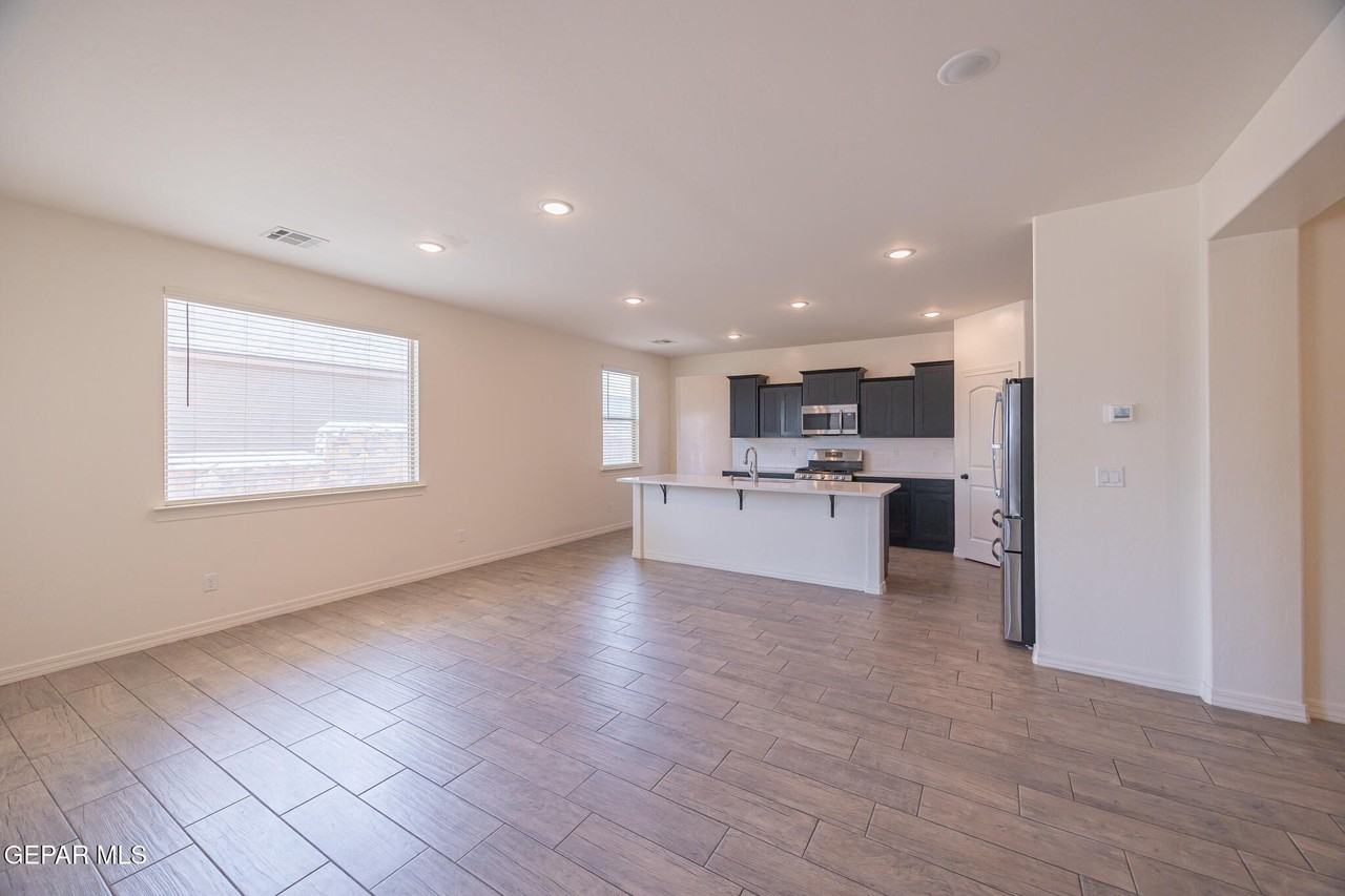 2725 Mike Price Dr - Photo 5 of 27