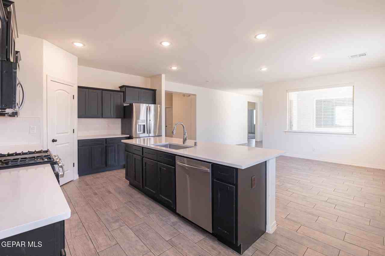 2725 Mike Price Dr - Photo 6 of 27