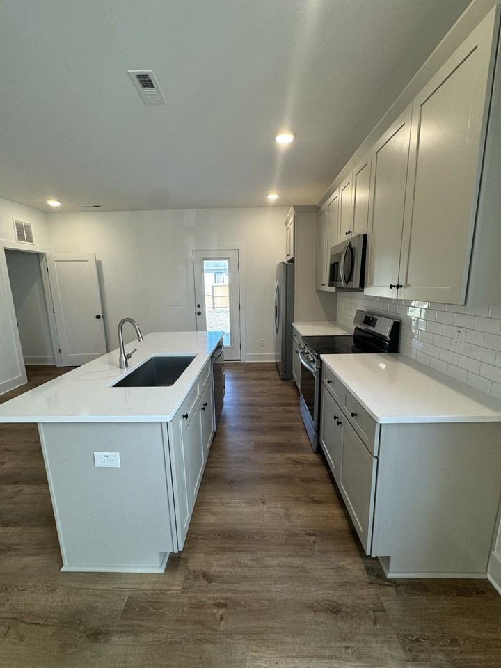 701 Martin St #1 - Photo 5 of 24