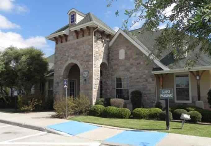 7901 Chandra Ln - Photo 3 of 10