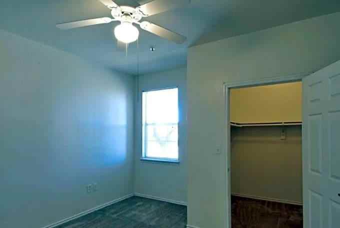 7901 Chandra Ln - Photo 6 of 10