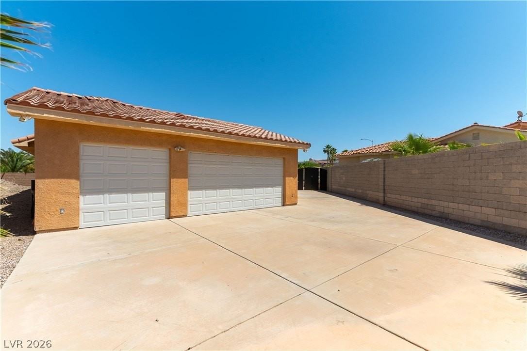 1116 Whistle Ct - Photo 3 of 25