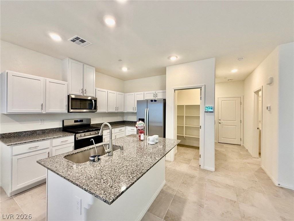 1085 Gentle Swan St - Photo 5 of 19