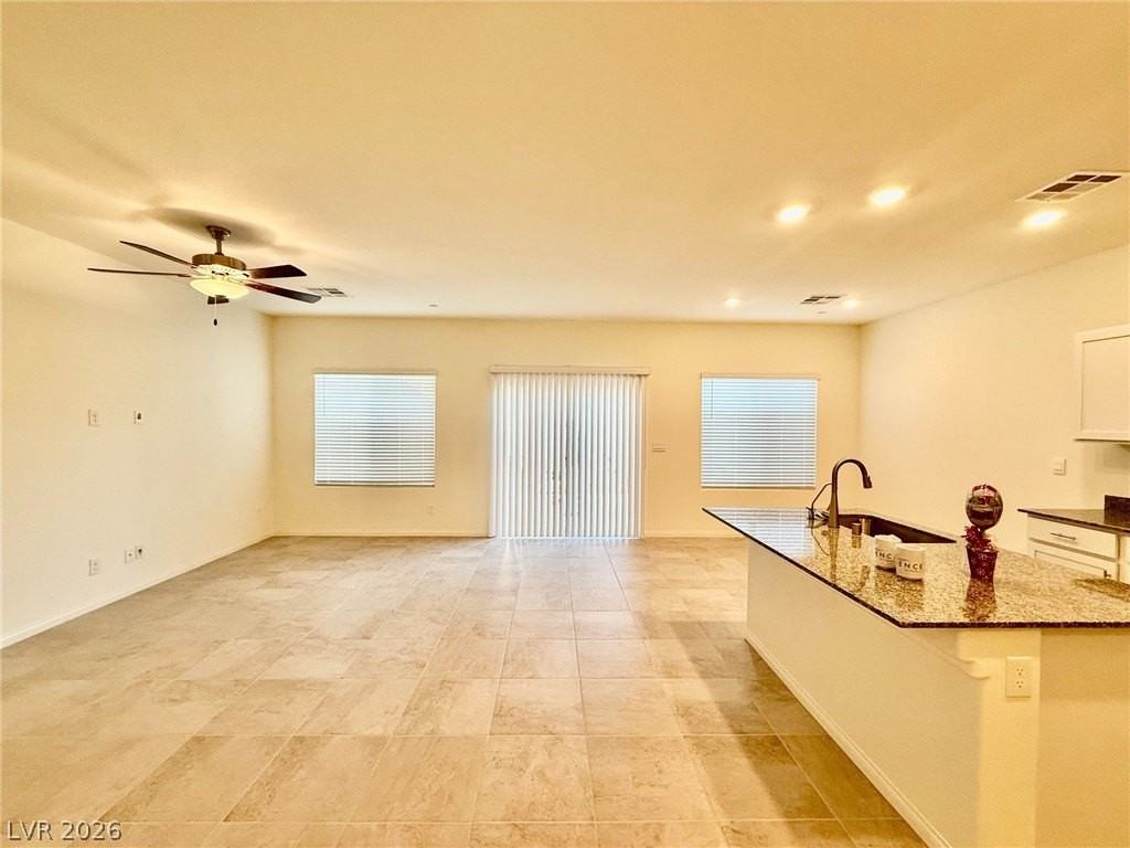 1085 Gentle Swan St - Photo 7 of 19