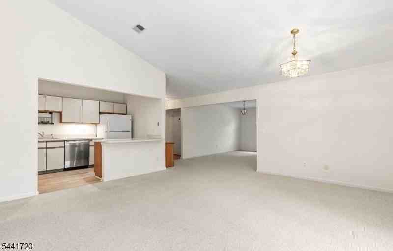 82 Smithfield Ct - Photo 6 of 30