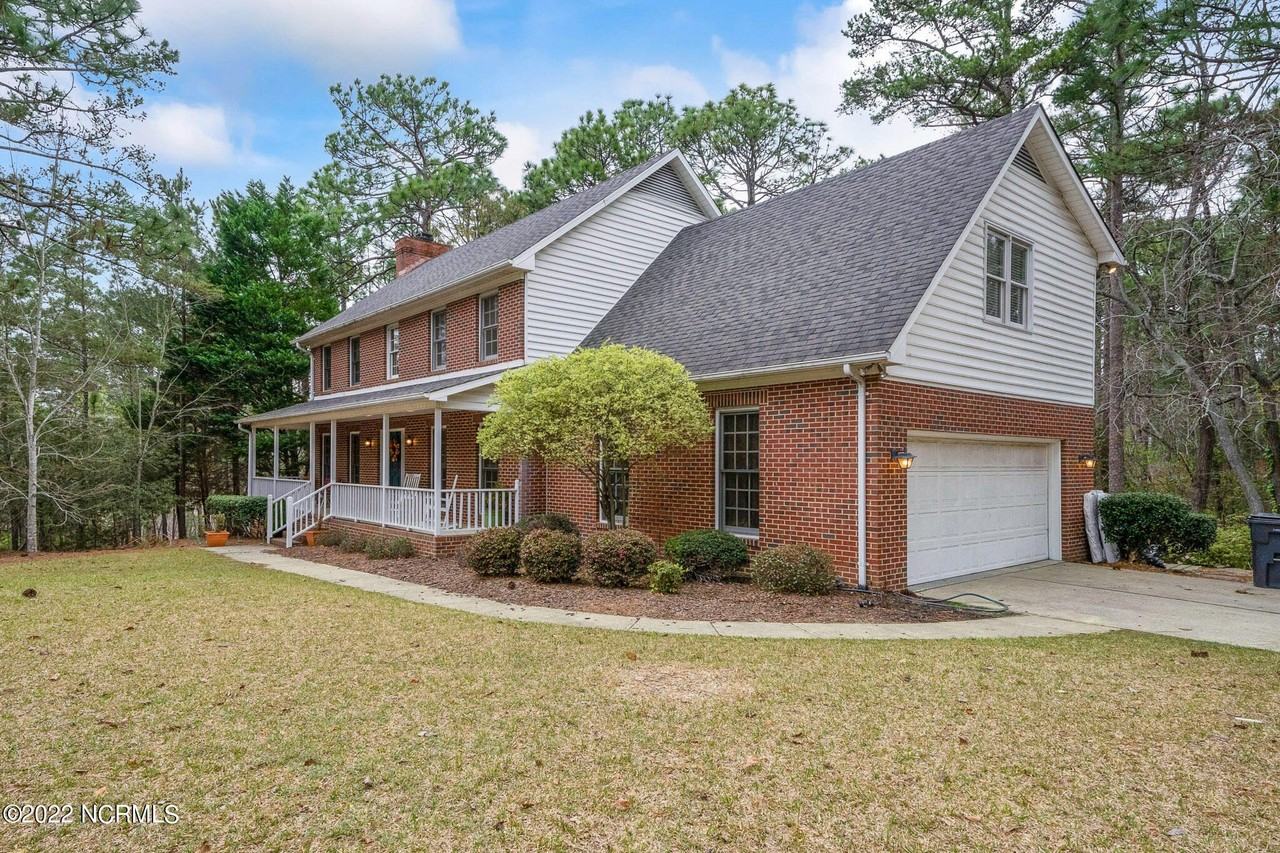 300 Clearfield Ln - Photo 2 of 39