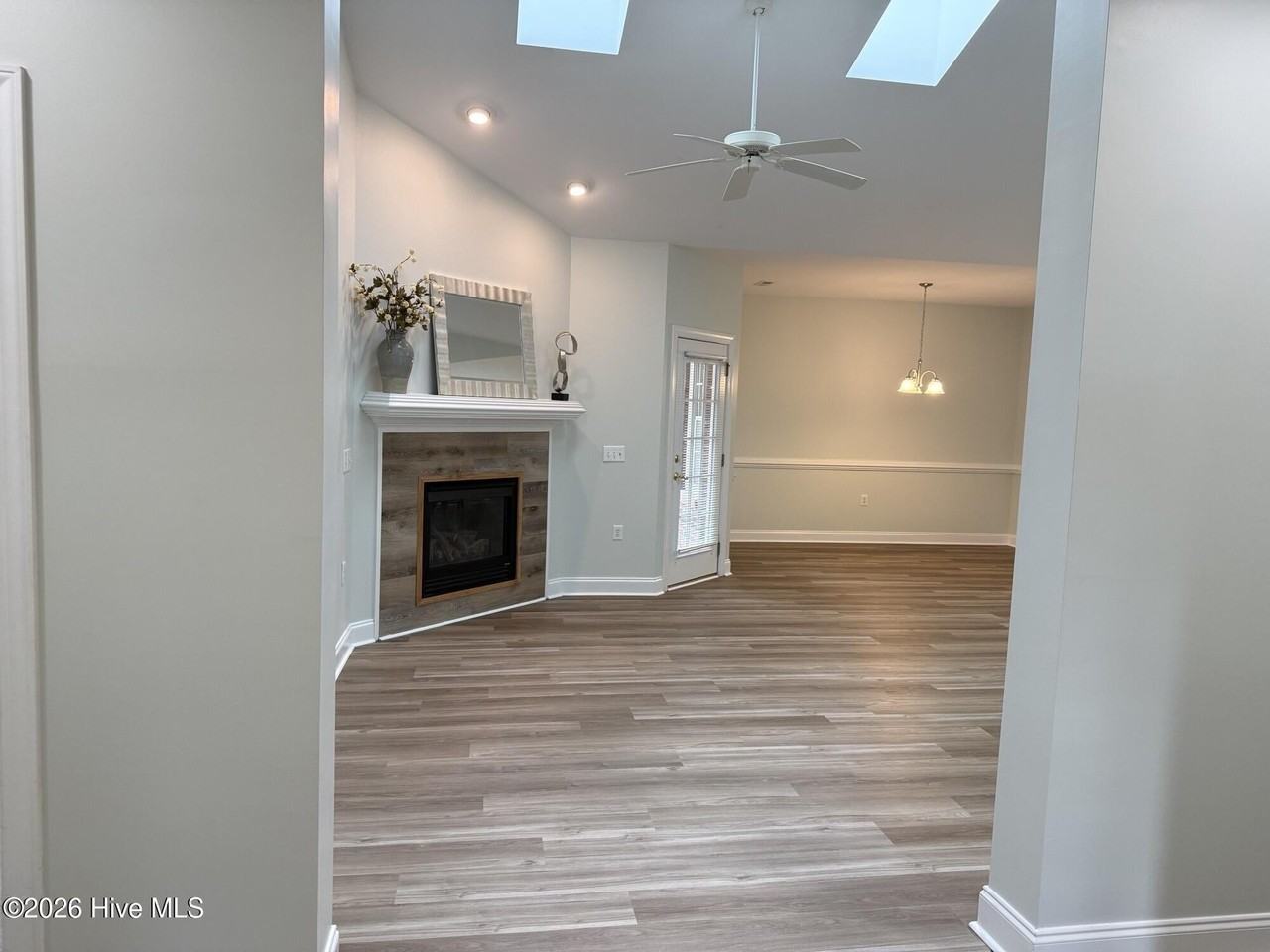 7820 Sanderling Pl - Photo 5 of 47