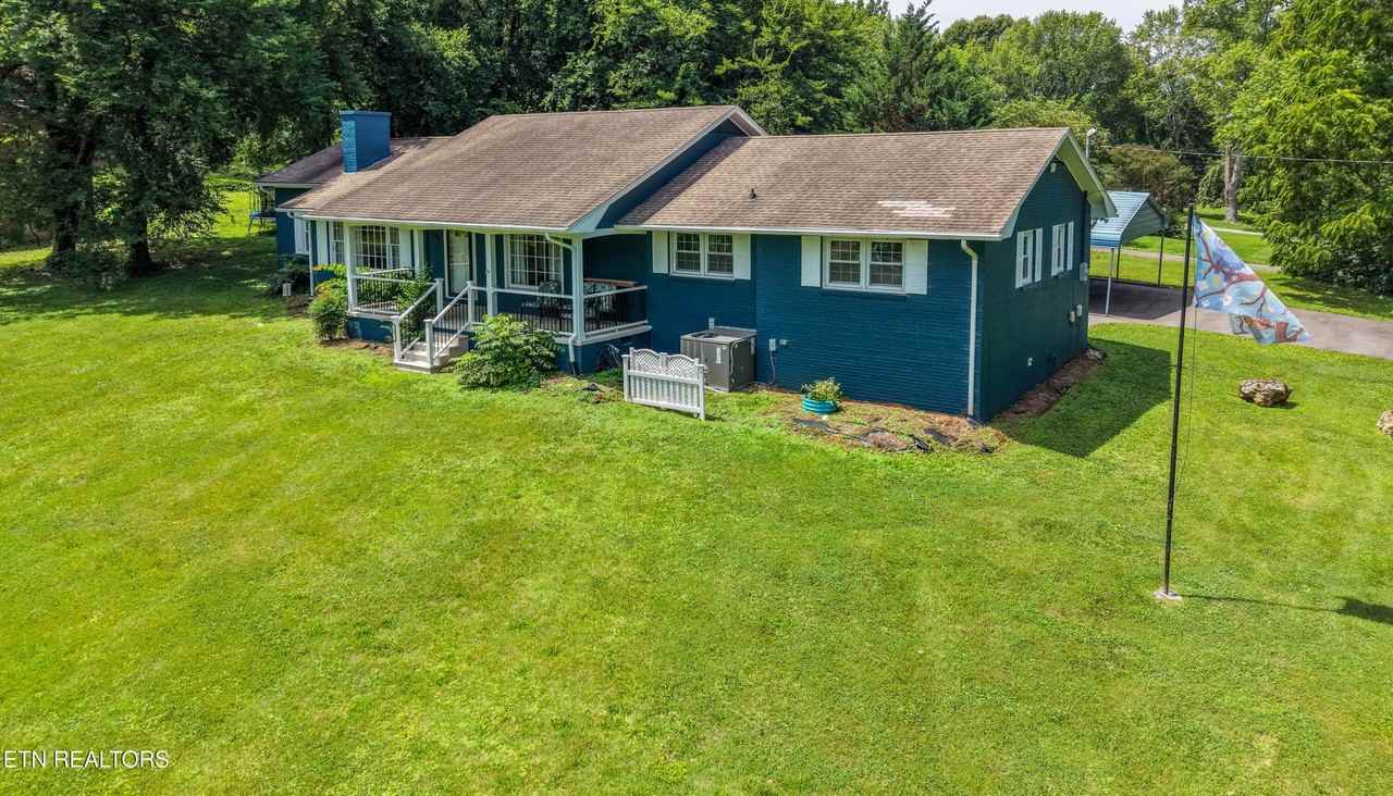 201 Farlow Dr - Photo 4 of 37