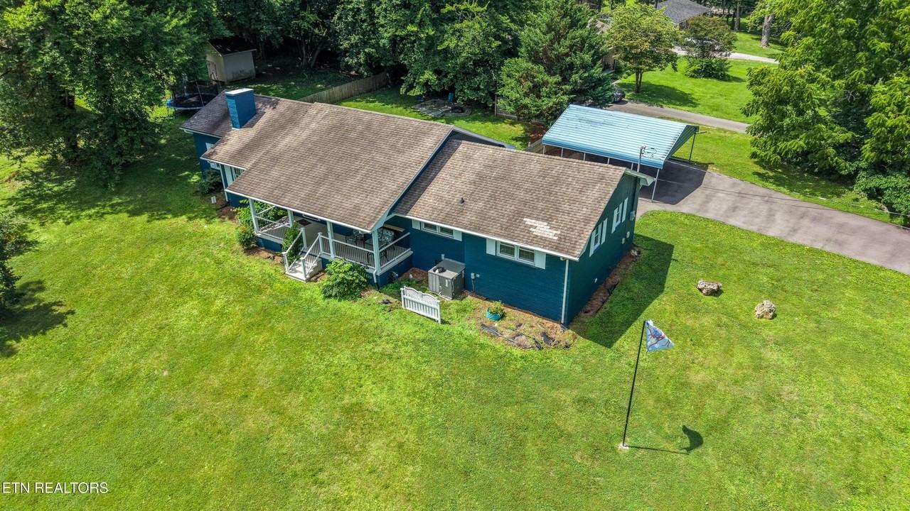 201 Farlow Dr - Photo 6 of 37