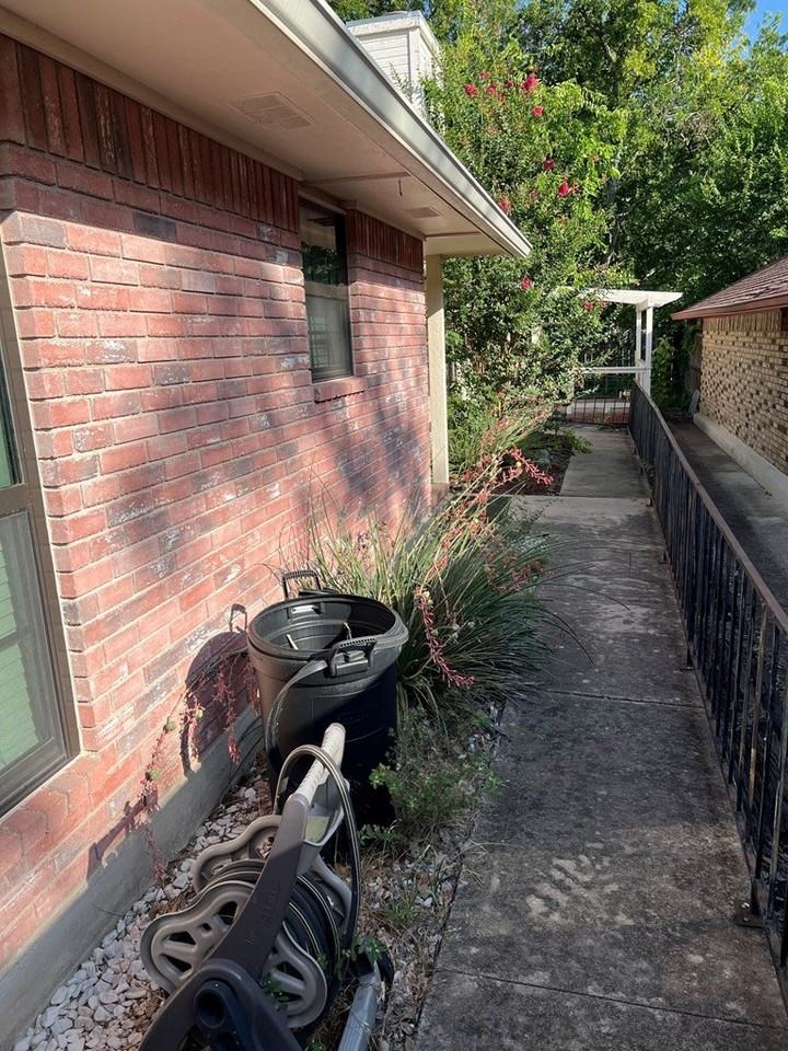 102 Aspen Dr - Photo 4 of 21