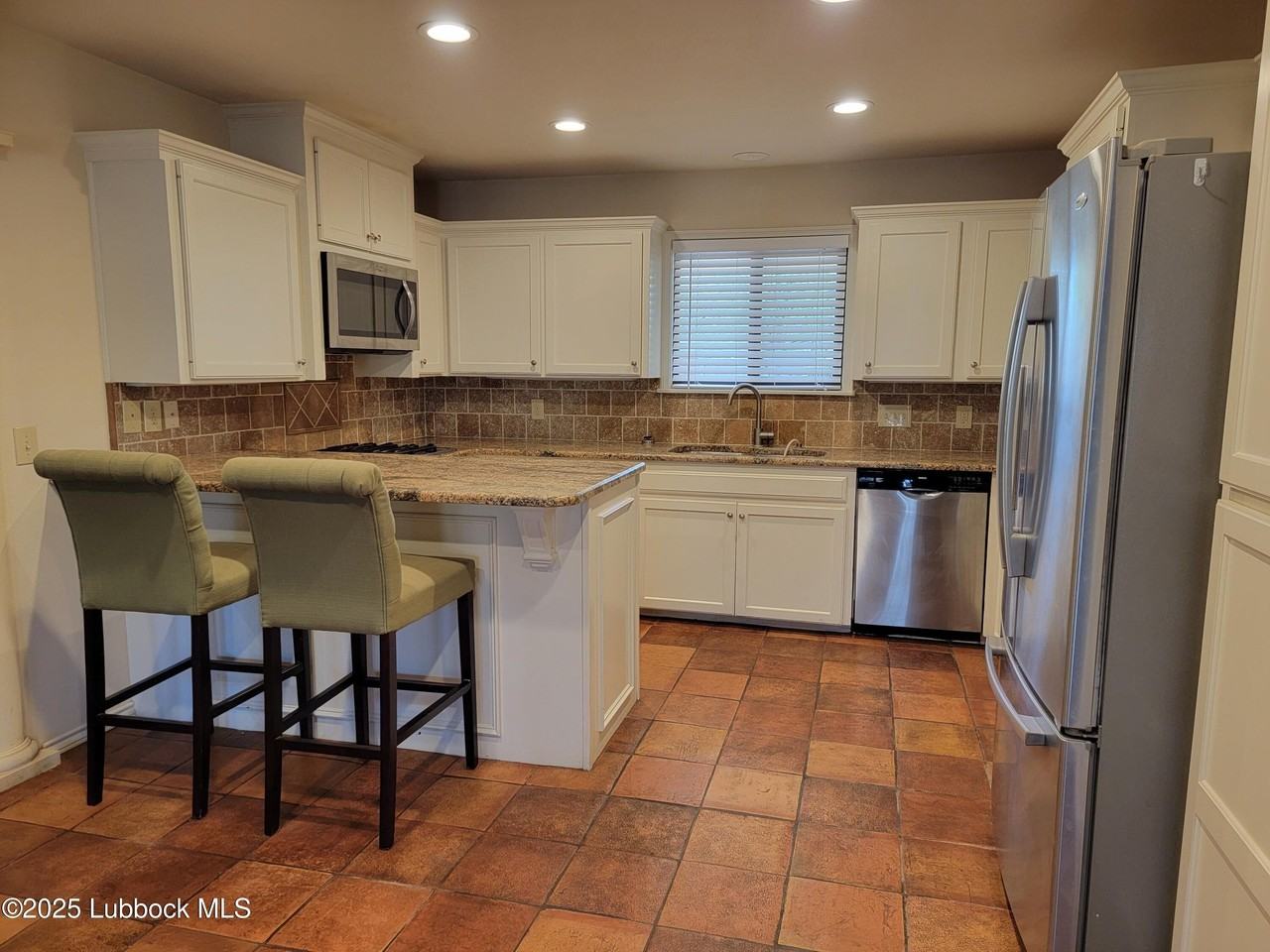 3206 69th St - Photo 6 of 25