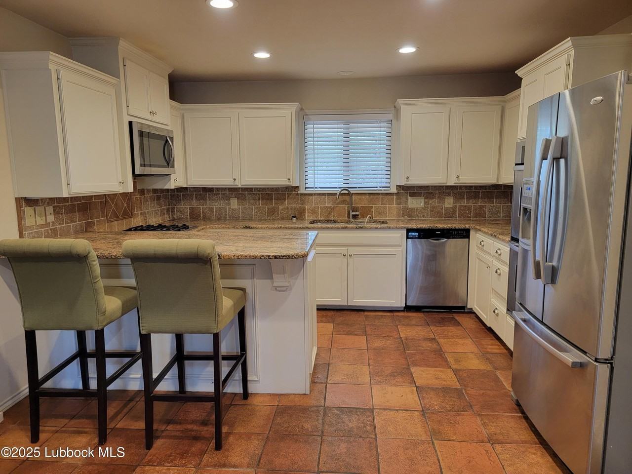 3206 69th St - Photo 7 of 25