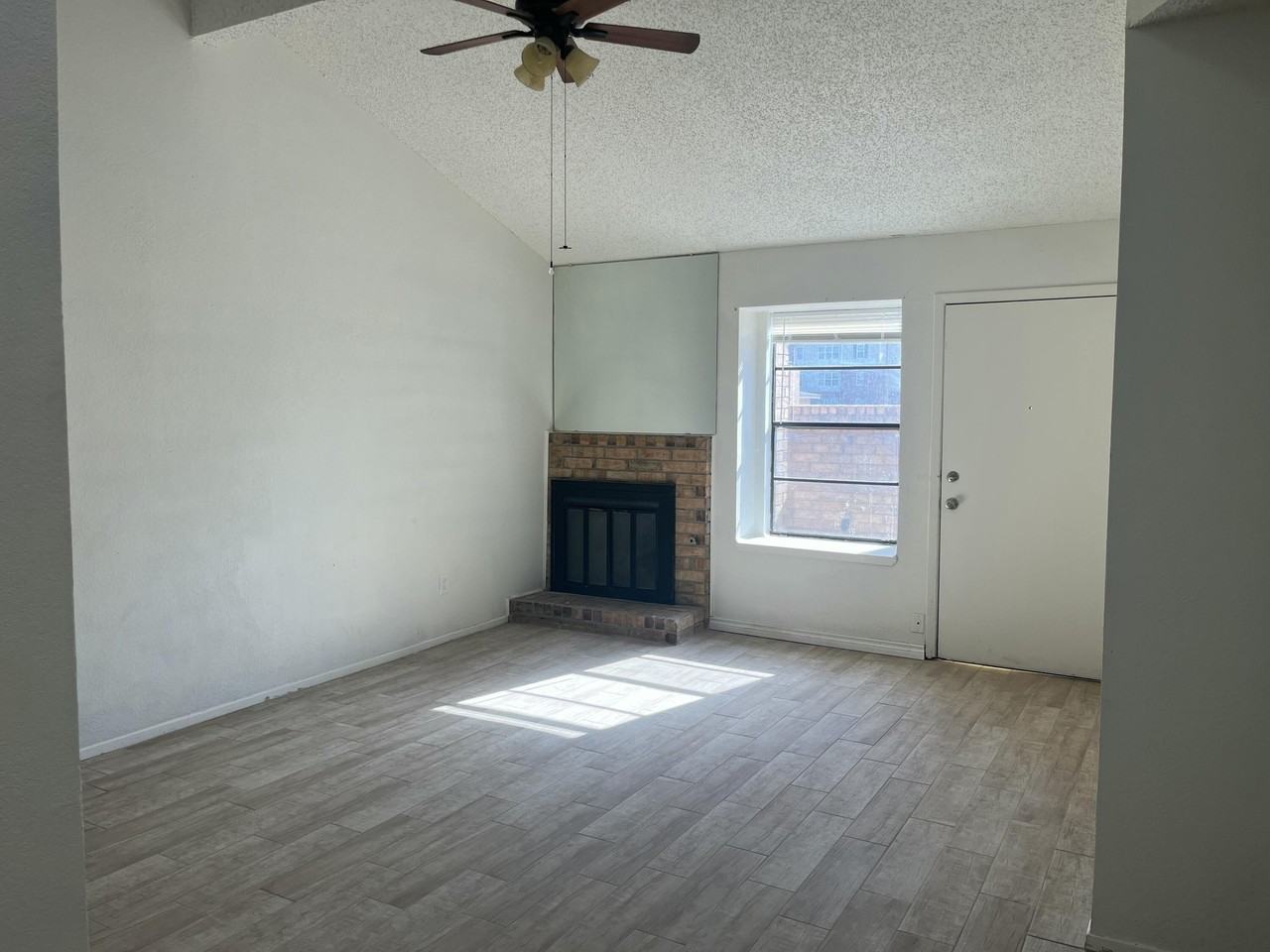141 N Troy Ave #A - Photo 2 of 12
