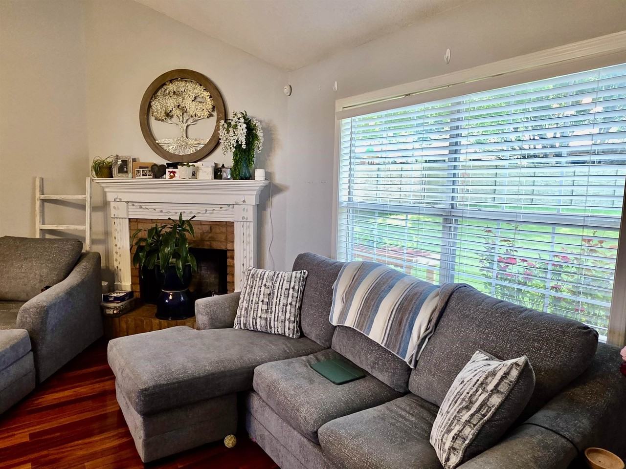 266 Bouldincrest Ave - Photo 5 of 23