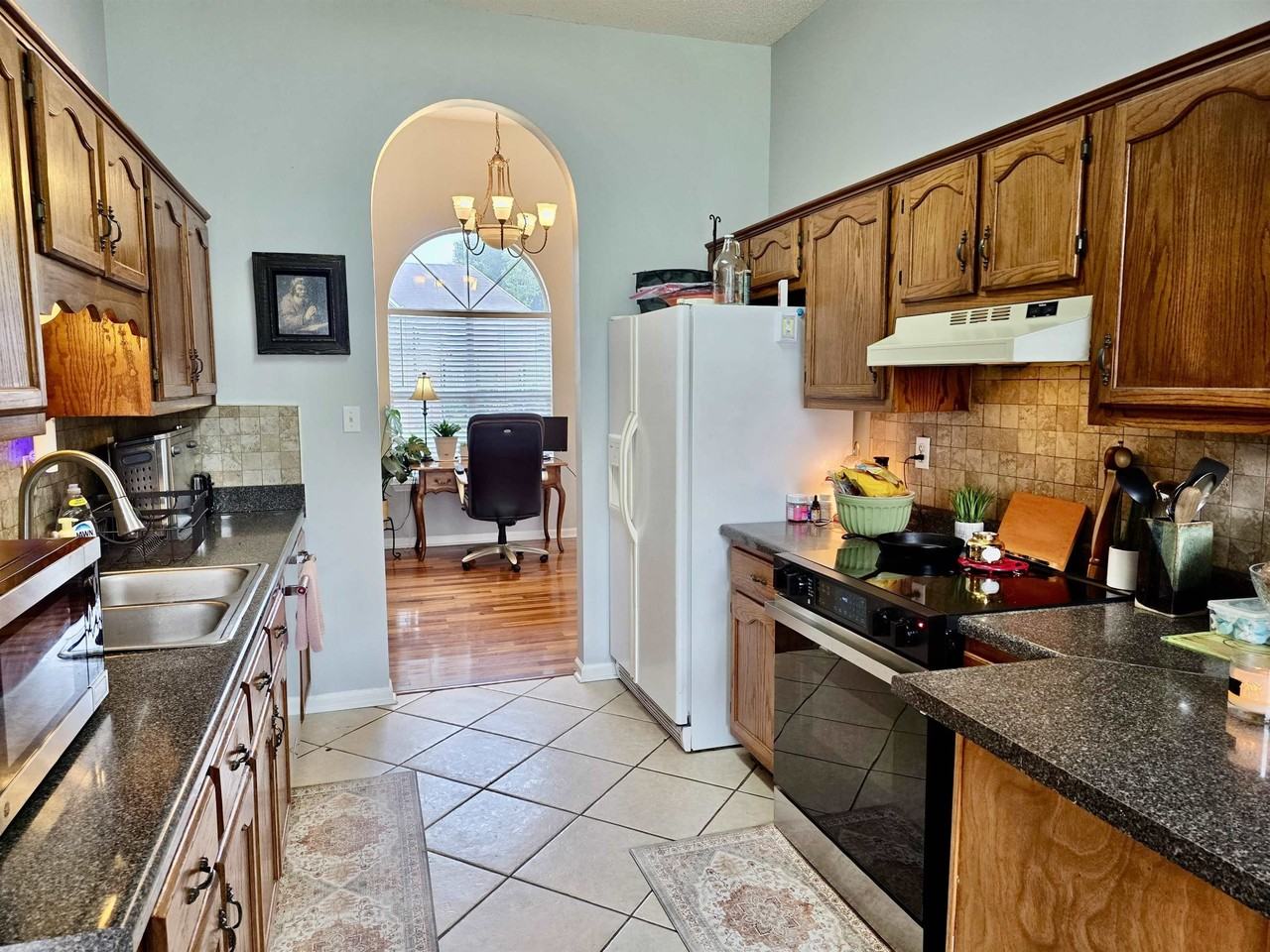 266 Bouldincrest Ave - Photo 7 of 23