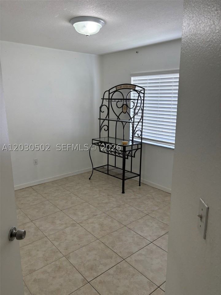 13471 Sw 271st Ln - Photo 7 of 30