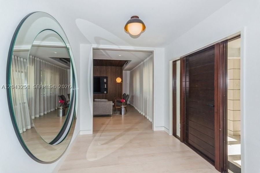 1035 Catalonia Ave - Photo 6 of 35