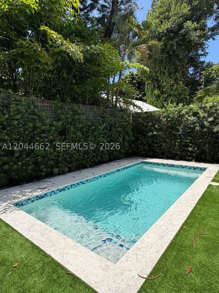 2401 Sw 16th Ct - Photo 5 of 41