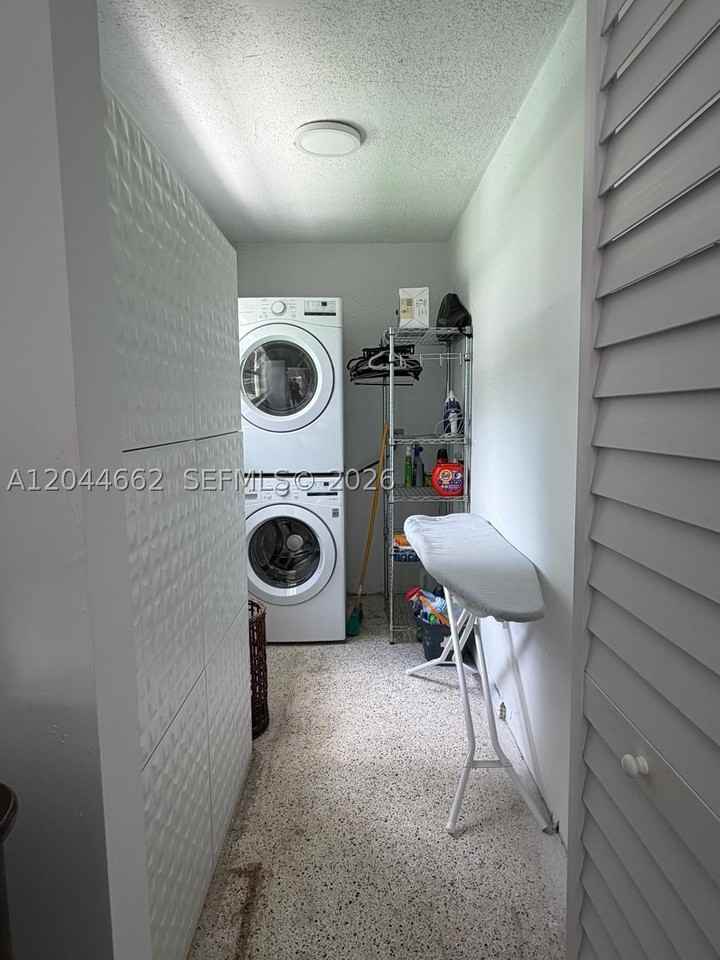 2401 Sw 16th Ct - Photo 6 of 41
