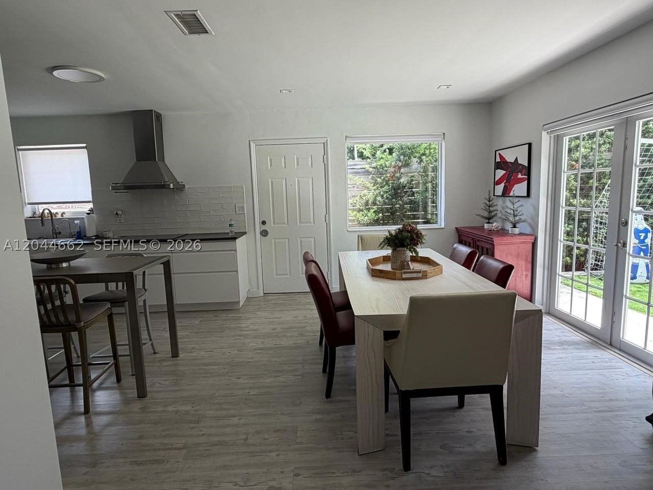 2401 Sw 16th Ct - Photo 7 of 41
