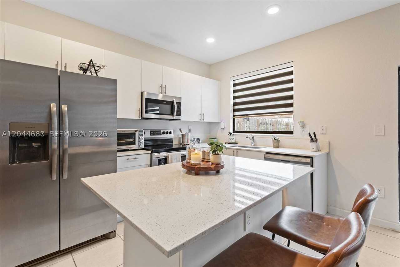 11844 Sw 247th Ter #11844 - Photo 3 of 23