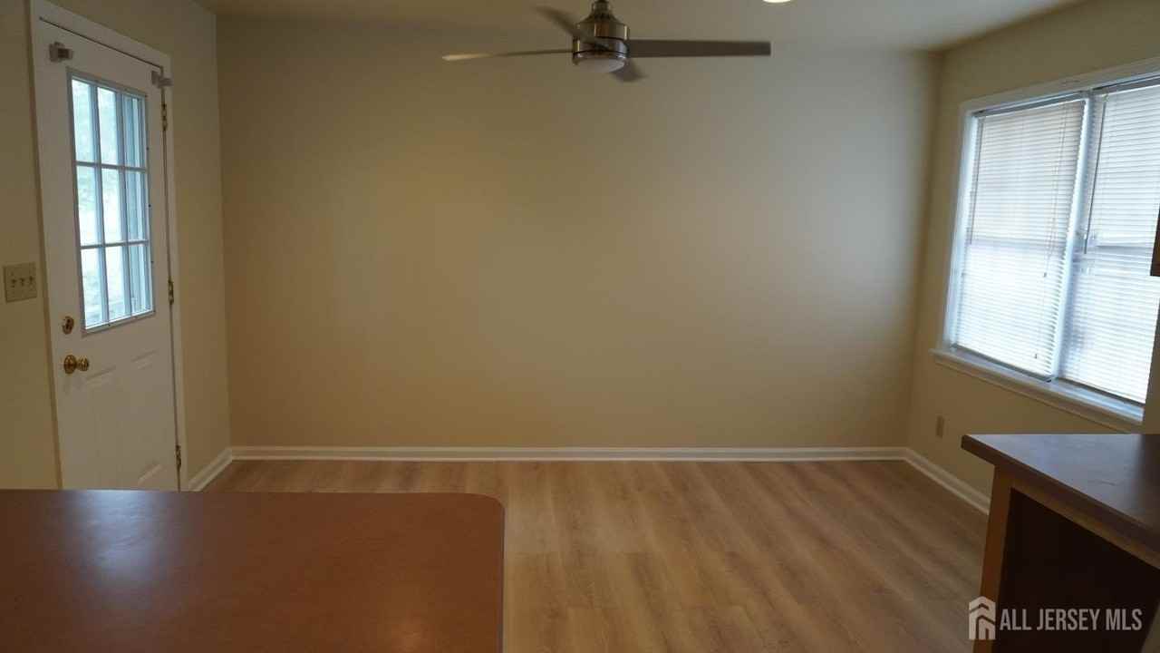 74 Warner St - Photo 5 of 15