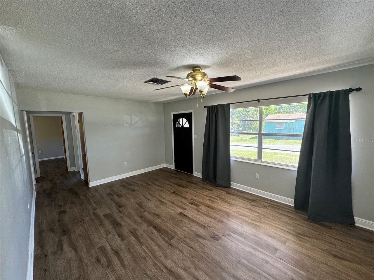 460 Mount Vernon Ct - Photo 2 of 14