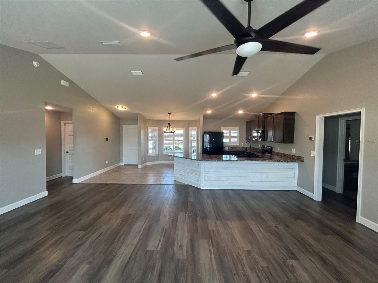 9155 Se 47th Court Rd - Photo 4 of 16