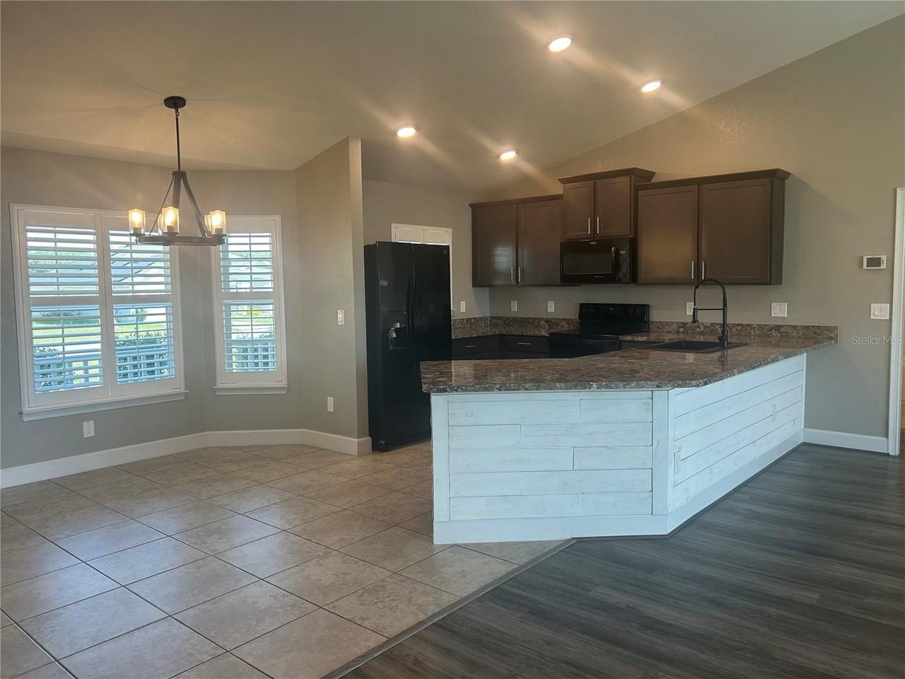 9155 Se 47th Court Rd - Photo 5 of 16