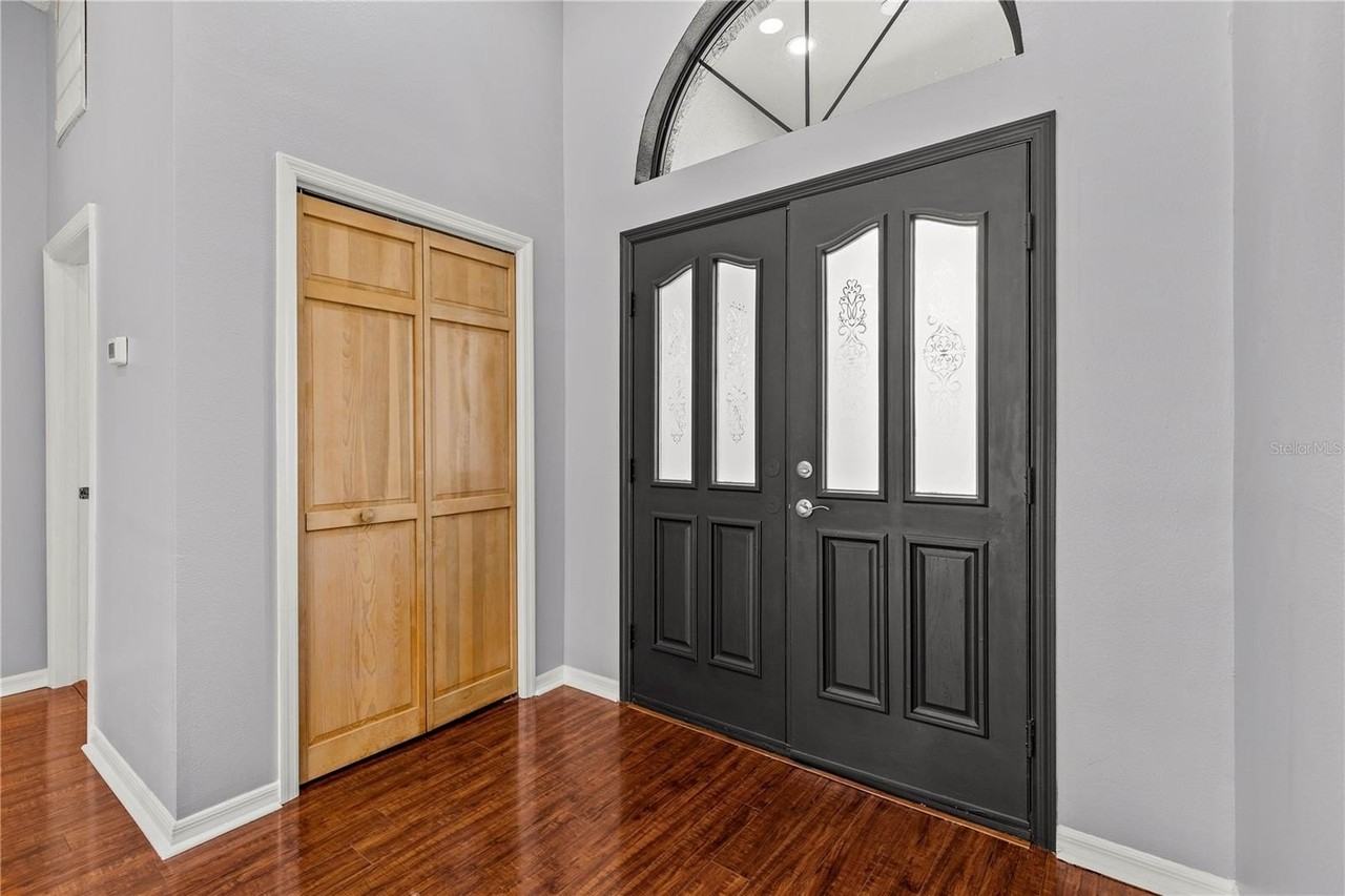 9447 Ashley Dr - Photo 5 of 50