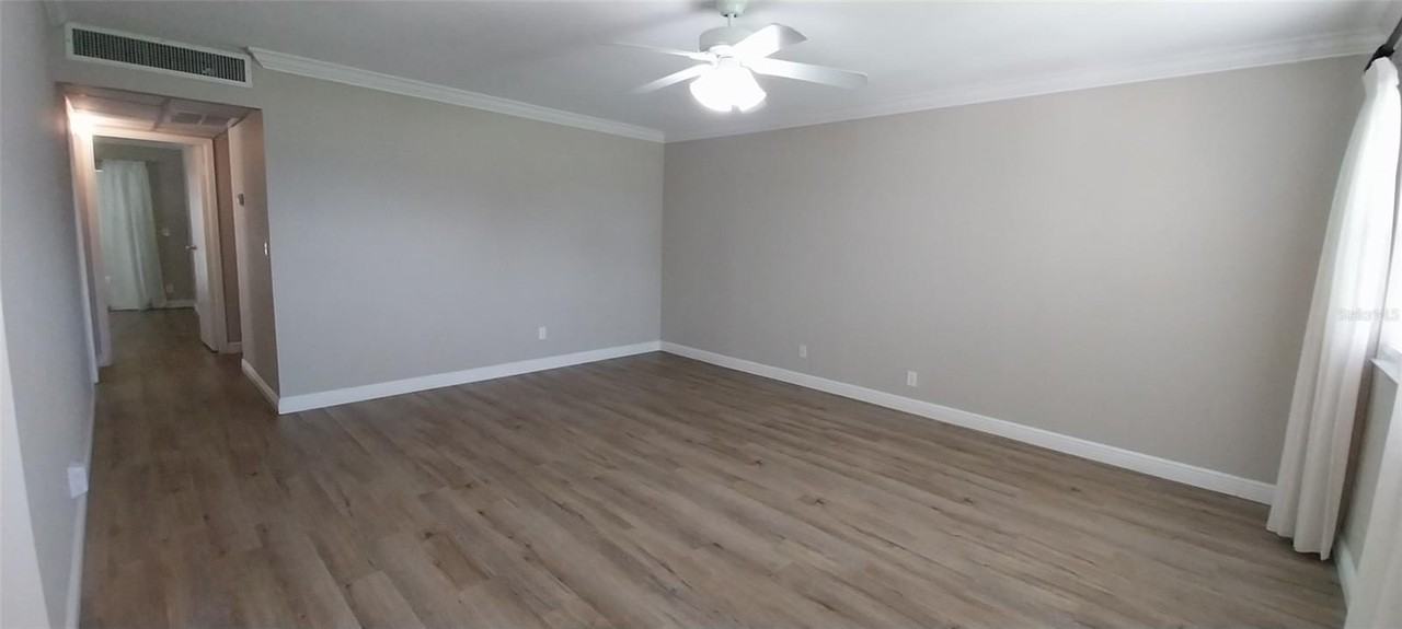 1811 Bedford Ln #157 - Photo 3 of 21