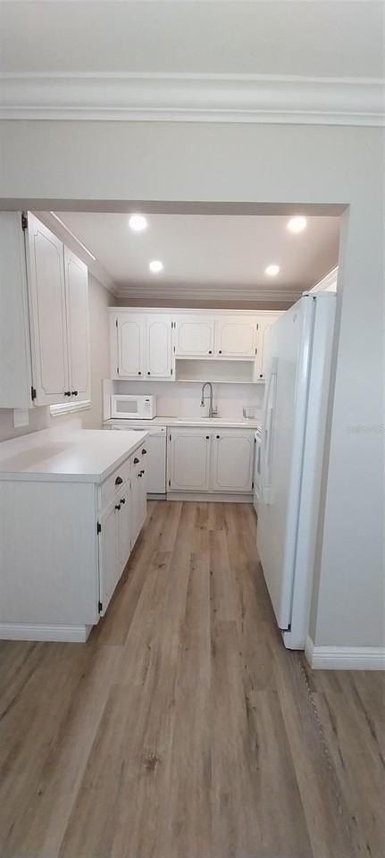 1811 Bedford Ln #157 - Photo 6 of 21
