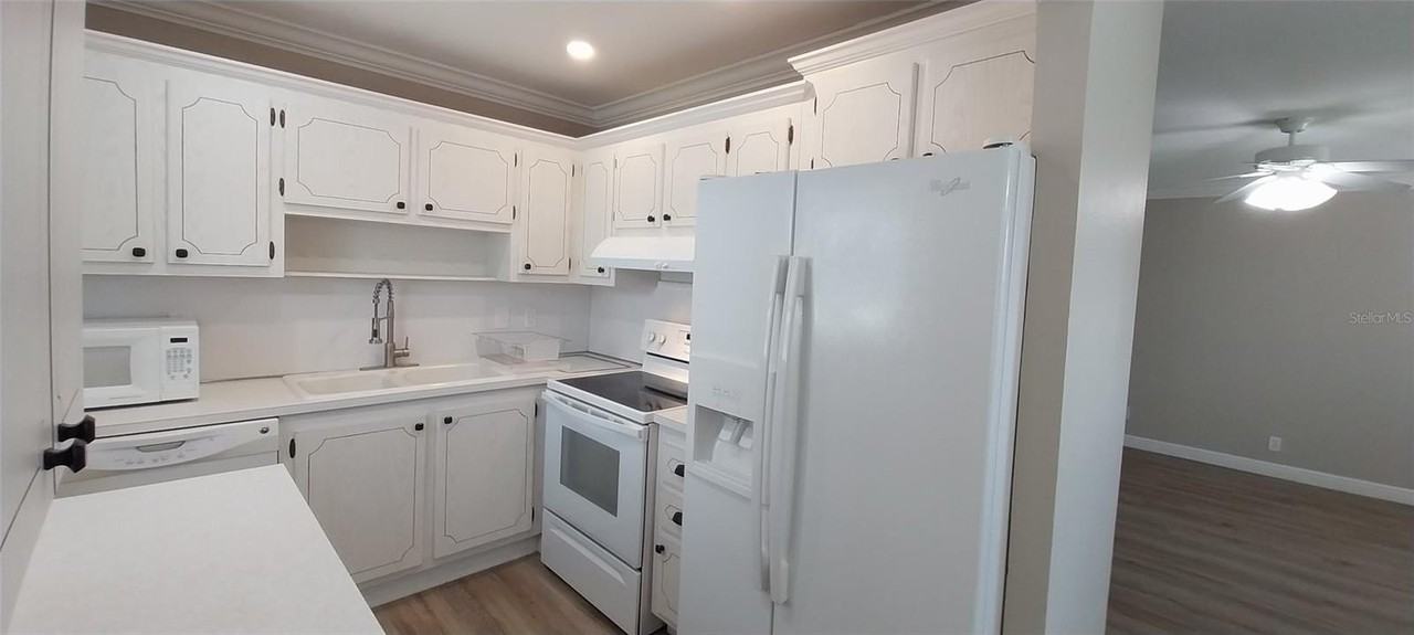 1811 Bedford Ln #157 - Photo 7 of 21