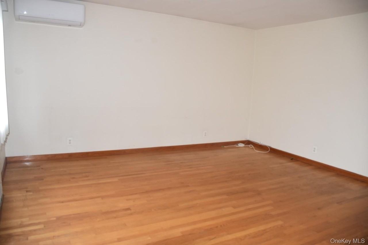14939 123rd St - Photo 5 of 11