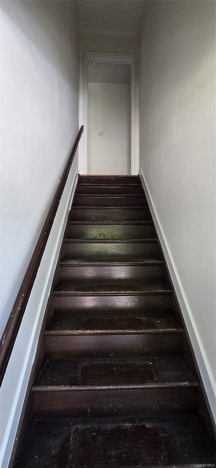 153 Vernon Valley Rd - Photo 2 of 12