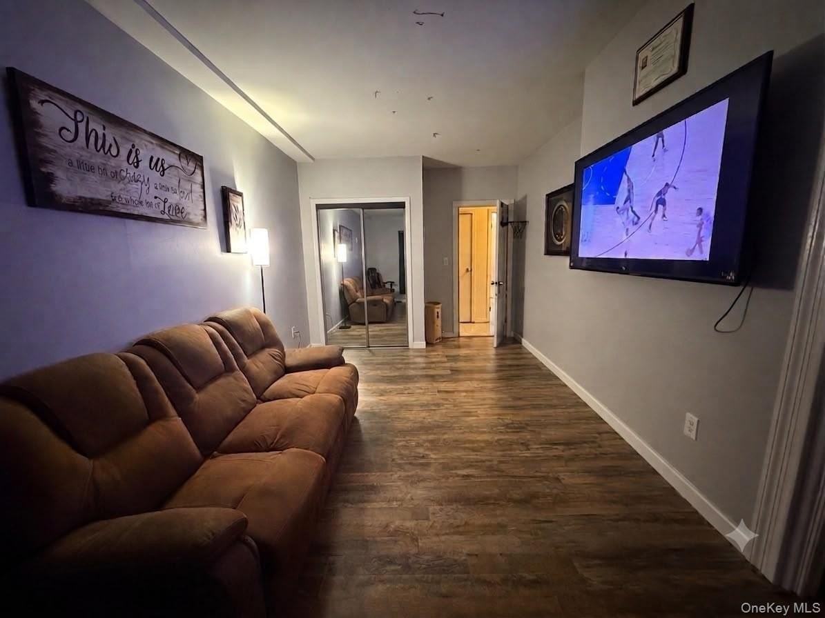 2248 Hermany Ave #1FL - Photo 2 of 7