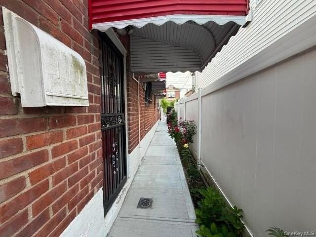 2248 Hermany Ave #1FL - Photo 6 of 7