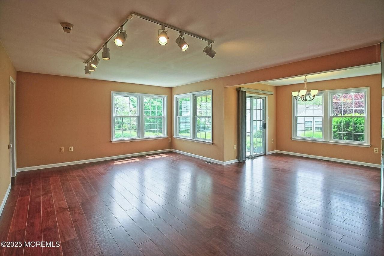 2A Bristol Ct - Photo 3 of 25