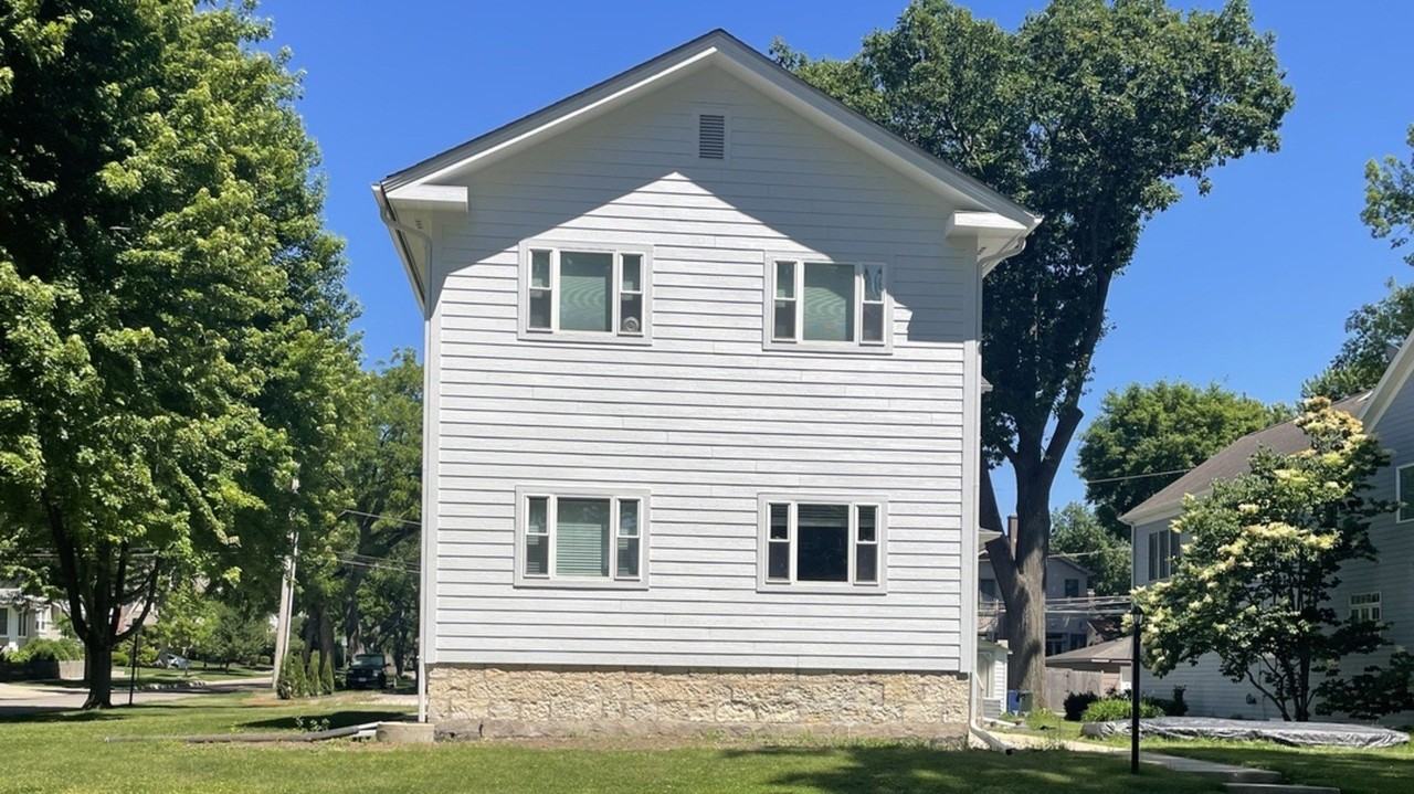 632 N Center St #2W - Photo 2 of 12