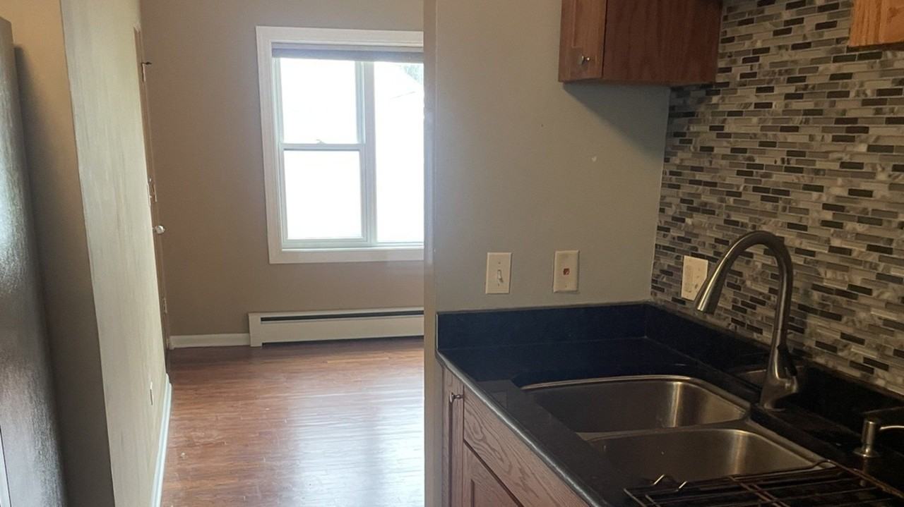 632 N Center St #2W - Photo 3 of 12