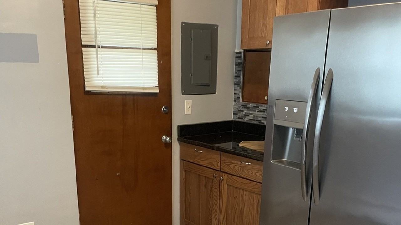 632 N Center St #2W - Photo 4 of 12