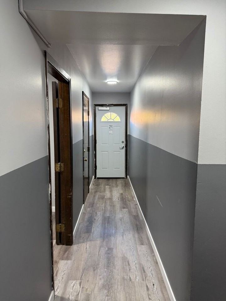 639 Jeffery Ave #2N - Photo 4 of 10