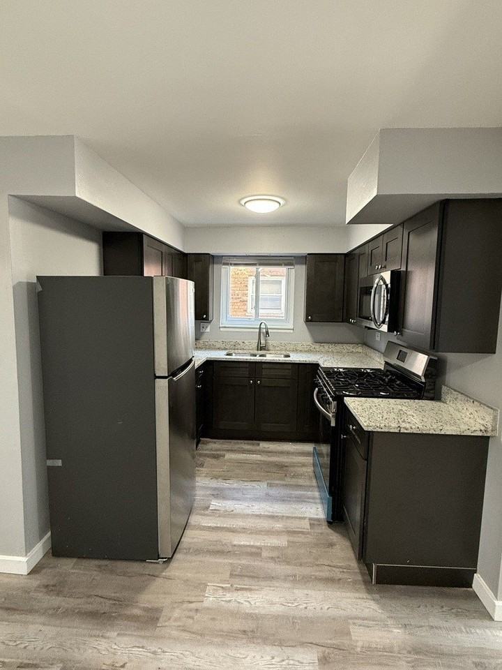 639 Jeffery Ave #2N - Photo 5 of 10