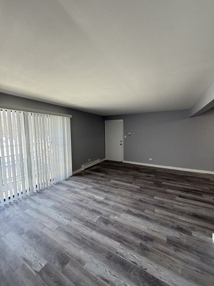 639 Jeffery Ave #2N - Photo 6 of 10