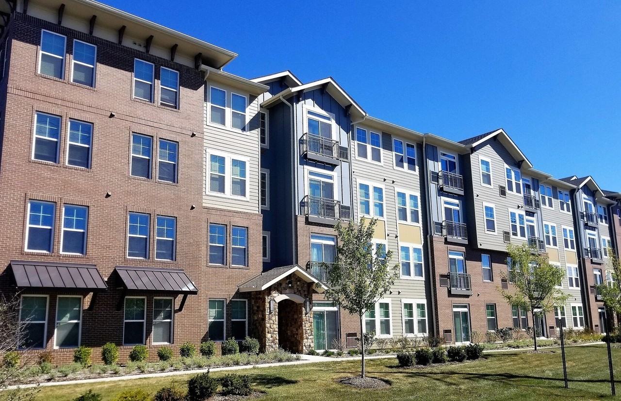 690 E Algonquin Rd #2210